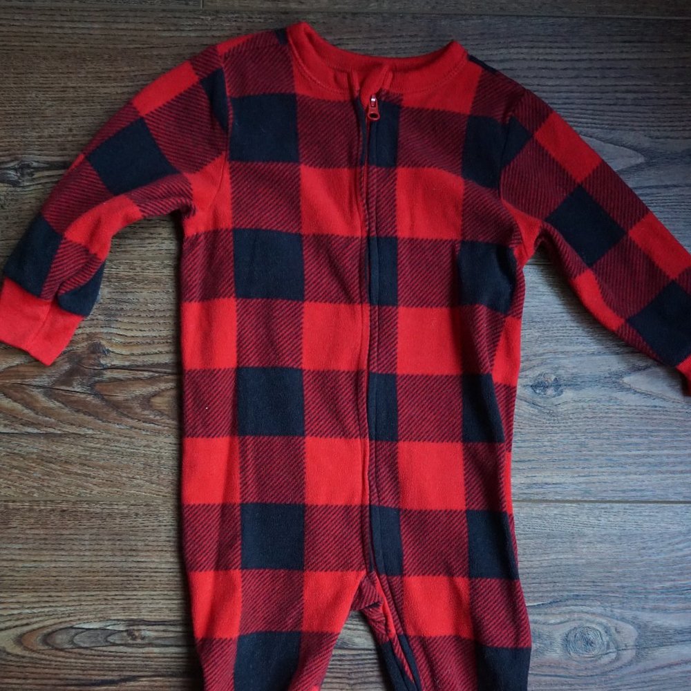 Old Navy fleece zip up footie. Buffalo check fleece. Sz 12-18 months